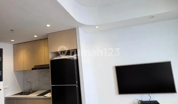 For Rent: Collin Boulevard Tower Hyde North Serpong Apartment