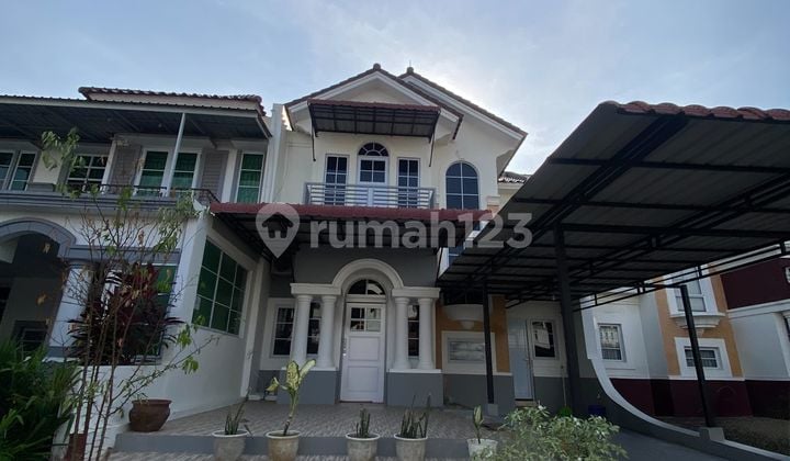 Rumah Sewa di Puri Casablanca Dekat Simpang Jam