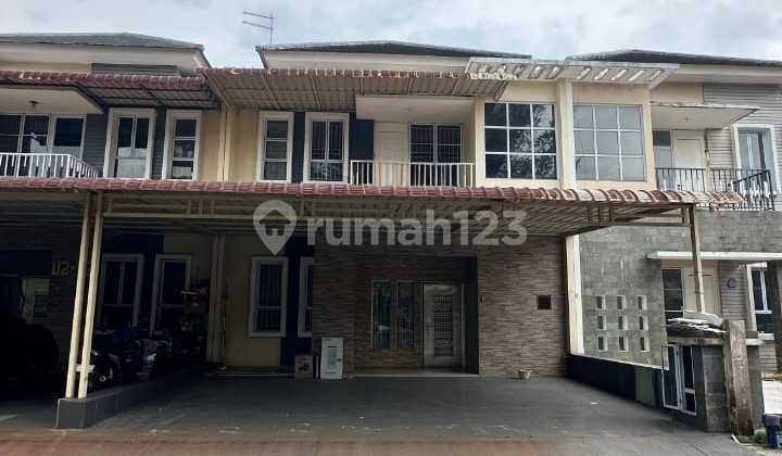 Rumah Mewah di Taman Golf Residence Sukajadi