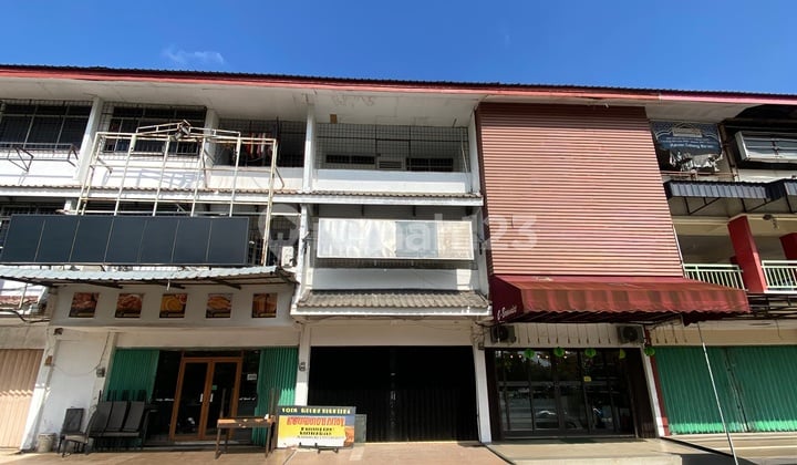 Ruko Sewa di Nagoya Garden Posisi Hadap Jalan Besar