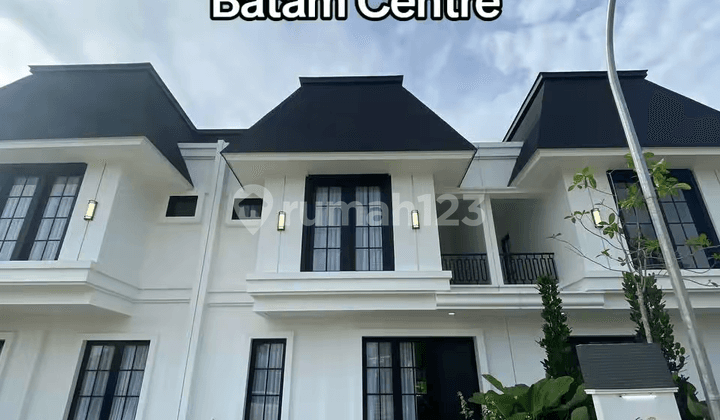 Rumah Cantik Emerald Hills dengan Luxury Private Community