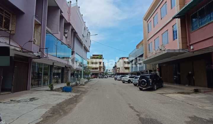 Di Jual 2 Unit Ruko Gandeng Komplek Ruko Bumi Indah Nagoya