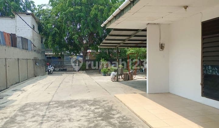 Rumah + Gudang Luas Ex Produksi Meuble & Es Bonus Peralatan Mesin, di Kawasan Bisnis Kebayoran Lama & Kebon Jeruk Permata Hijau