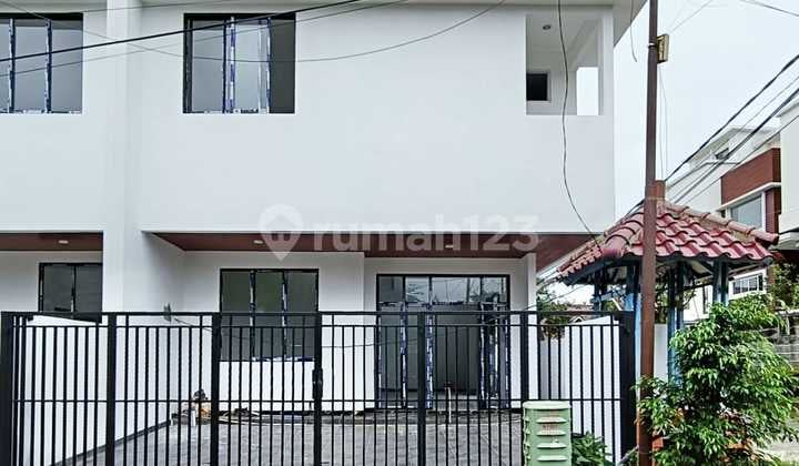 Rumah Baru di Bangun Hoek Siap Huni di Villa Melati Mas, Serpong