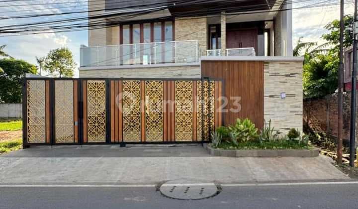 Rumah Dengan Interior Classic Modern Jagakarsa - Jakarta Selatan