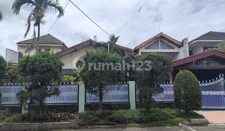 House and 8 Boarding Rooms Near ITB Best Price Negotiable Dago Bandung