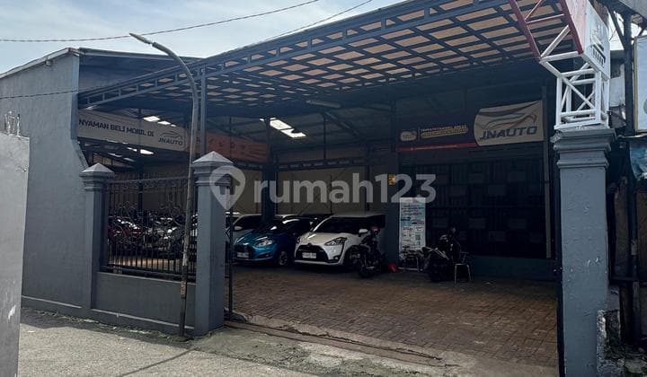Ruang Usaha Bekas Showroom Mobil Gunung Batu Dekat Tol Pasteur