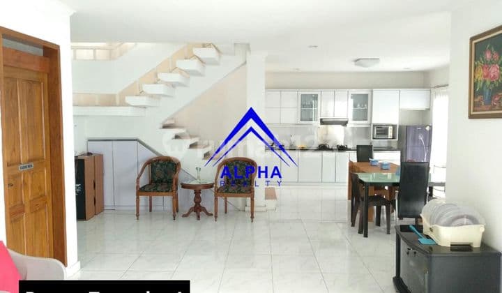 Rumah Mewah 4 Kamar, Luas 500 m2 Mainroad Dago Jalan Juanda Bandung