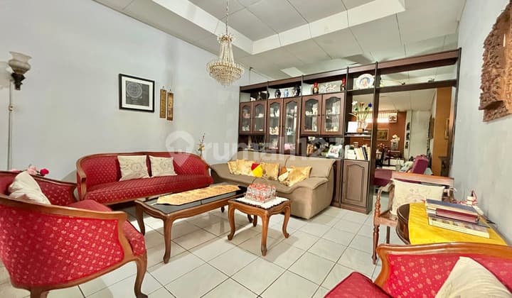 Dijual Rumah Lebar & Strategis Di Lebak Bulus, Cilandak - Lt 300m², 4+1 Kt, Shm, Semi Furnish