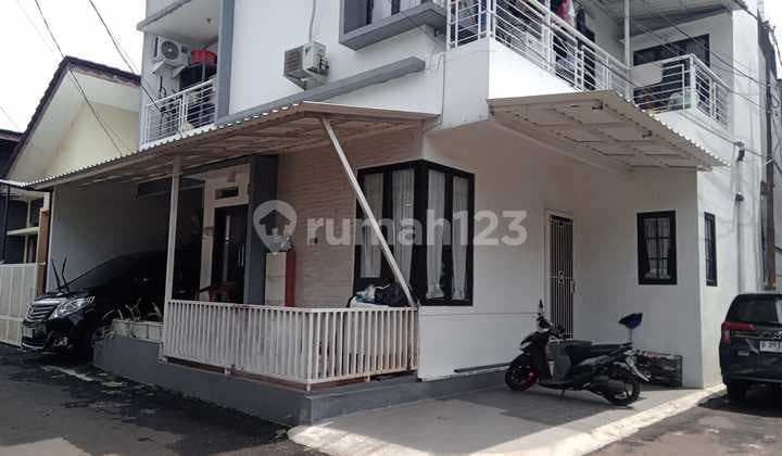 Di Jual Rumah Cantik 2 Lantai Turun Harga