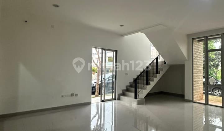 Rumah Hoek Scarlet Pik 2 10X15 Kamar di Lantai 1 Semi Furnished