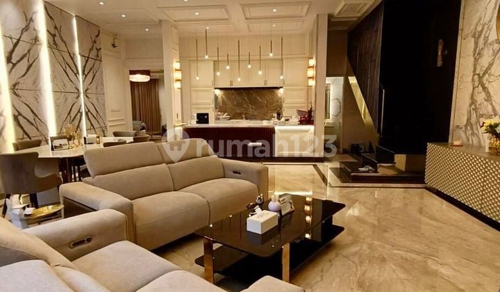 Rumah Mewah Menteng 318M² Full Furnished Ada Kolam Renang & Lift