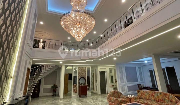 Luxury House Near Living World Mall Gatot Subroto Bali