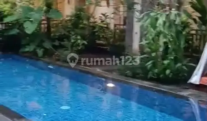 Cheap Hotel on Main Street, Kuta Rock, Bali