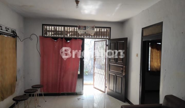 Rumah di Gang Aut, di tengah kota, kondisi apa adanya, Bogor Selatan