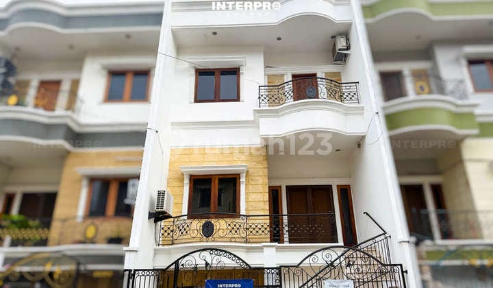 Rumah 3 Lantai Siap Huni Dijual di Duri Kepa Jakarta Barat