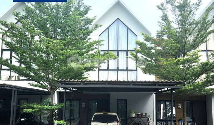 House for Sale Semi-Furnished Across the Park in Citra Garden Puri