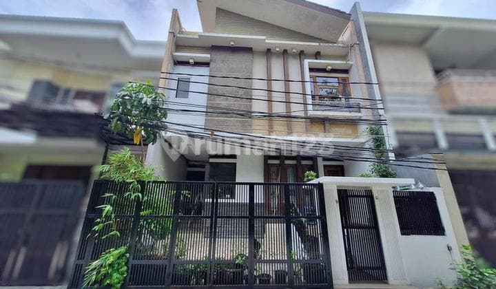 Semi-Furnished House Attractive Price 2 Floors for Sale in Green Ville