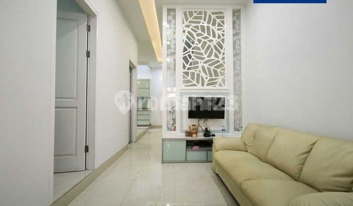 Rumah Minimalis 3 Lantai Dijual Semi Furnished Tanjung Duren
