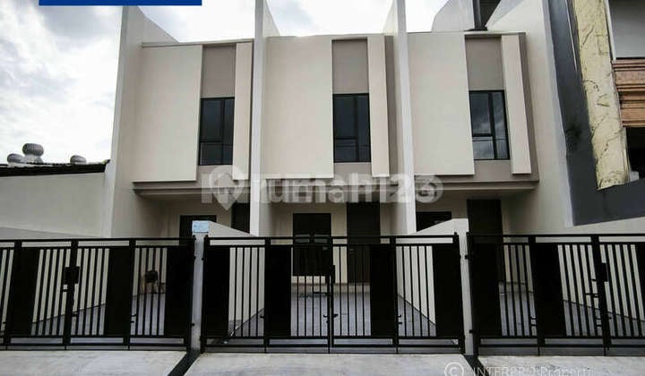 Rumah Dijual Brand New Minimalis Modern 3 Lantai Di Duri Kepa