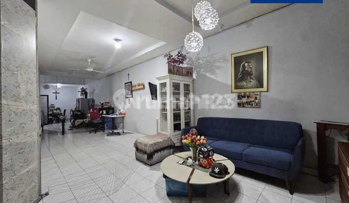 Rumah 1.5 Lantai Dijual Di Taman Aries Jalan Boulevard