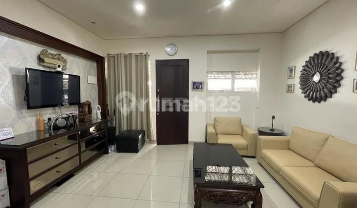 Rumah 2 Lantai Bersih Terawat Siap Huni Dijual di Puri Mansion