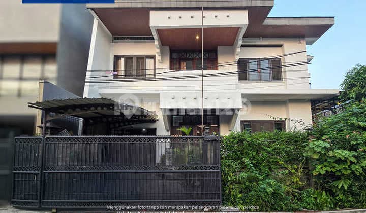 2-Story House for Sale in a Quiet and Cozy Location in Sunrise Garden
