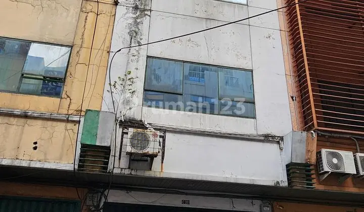 For Sale: Darmo Galeria Commercial Building, Mayjend Sungkono