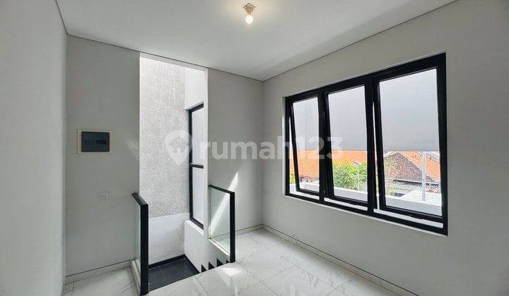 Micbaru Gress ‼️*rumah Gayung Kebonsari Style Modern Scandinavian*