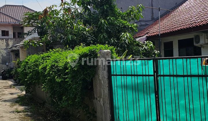 Rumah Sangat Strategis Selangkah ke Stasiun dan Aeon Mall Tanjung Barat