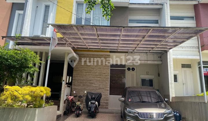 Beautiful House, Ready to Live In, One Step from the Toll Gate