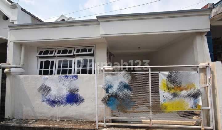 Quick Sale Minimalist House in South Darmo Indah