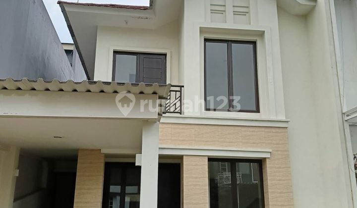 2-Story House In Kota Wisata