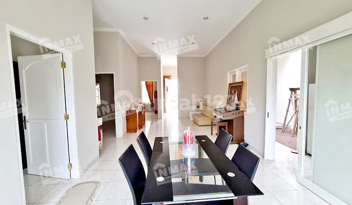 Rumah Furnished Di Dieng Dekat Mall, Tempat Berenang, Unmer