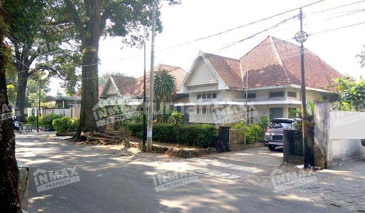 Rumah Luas Pinggir Jalan, Bisa Untuk Usaha