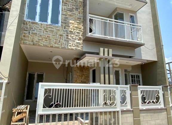 Rumah Baru 2 Lantai Dekat Soekarno Hatta