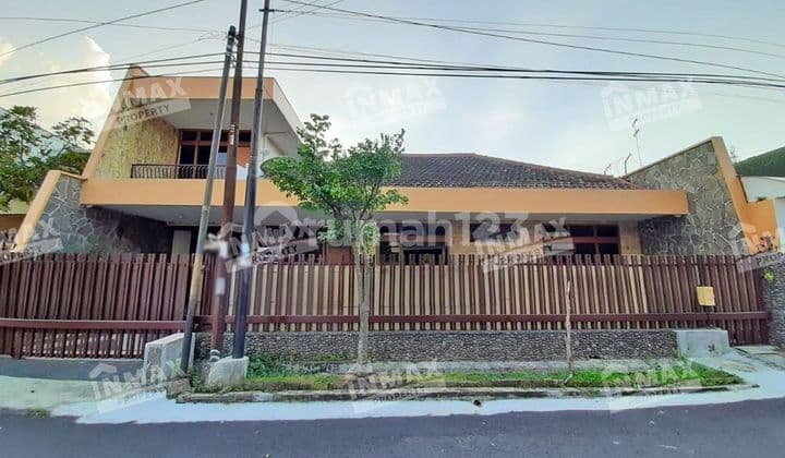 Rumah 2 Lantai 4 Kamar Dekat Unmer Siap Huni