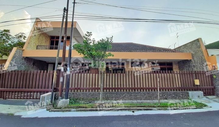 Rumah 2 Lantai 4 Kamar Dekat Unmer Siap Huni