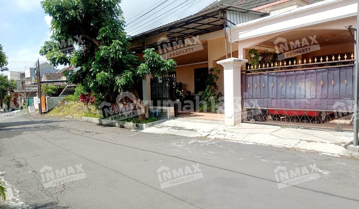 Rumah 5 Kamar Dekat Masjid Dan Universitas Ternama
