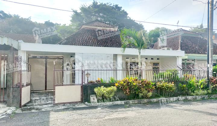 Rumah 3 Kamar Bangunan Terawat di Pulau Pulau (bur_ar)