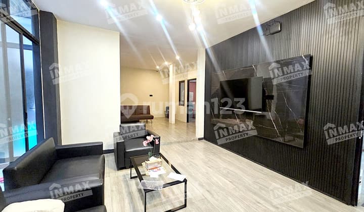 Rumah 2 Lantai Dekat Binus, Lapangan Golf Cocok Untuk Keluarga