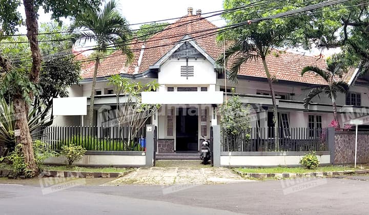 Rumah 2 Lantai Posisi Hook Di Gunung" (mer_yv)