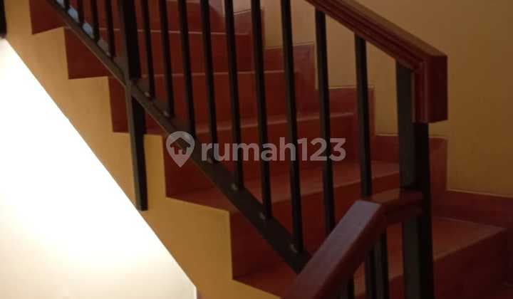 DIJUAL RUMAH CLUSTER KEDOYA 2 lantai RAPI DAN MURAH