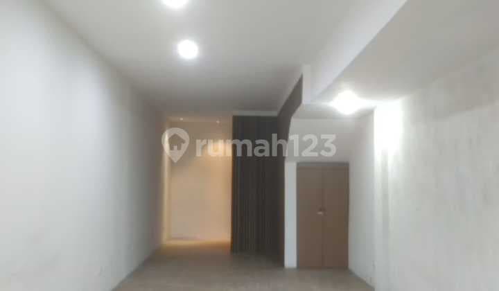 Disewakan Ruko Radio Dalam 3,5 Lantai Kebayoran, Jakarta Selatan