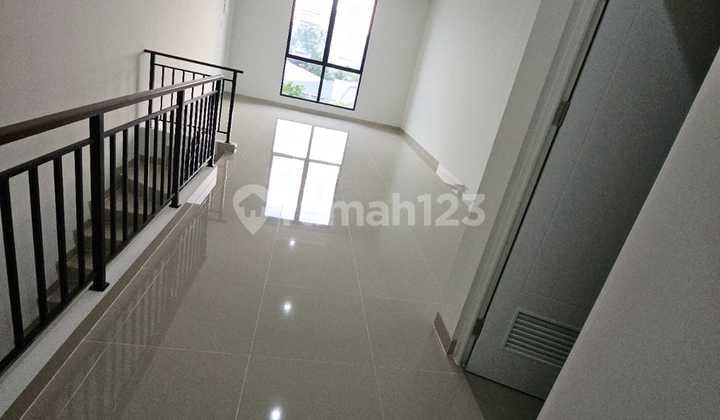 For Rent 3-Story Shophouse Illago Gading Serpong, South Tangerang