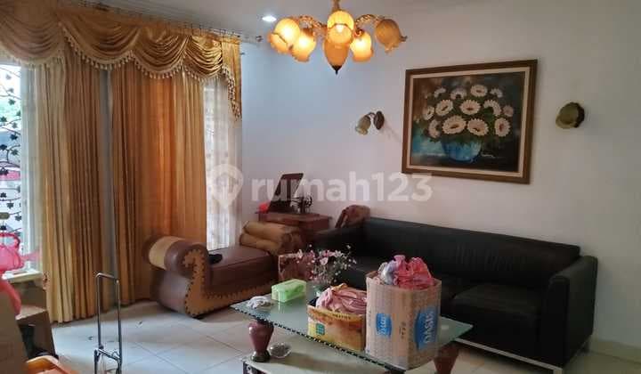 Strategic Location House on Jl. Bangka, South Jakarta