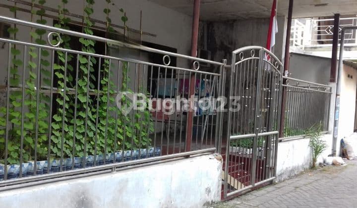 Rumah Kos Kos An Dekat Dengan Toko Toko Banyak Karyawan Dekat Lokasi Perdagangan