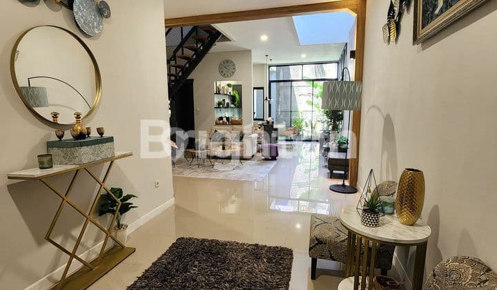 RUMAH INDUSTRIAL MODERN FULL FURNISH DI BSD CITY TANGERANG SELATAN