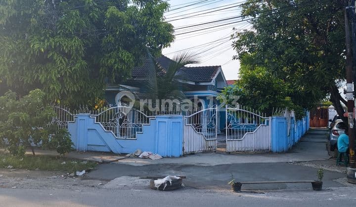 Rumah Hook Strategis Sangat Luas, Bagus dan Siap Huni di Medan