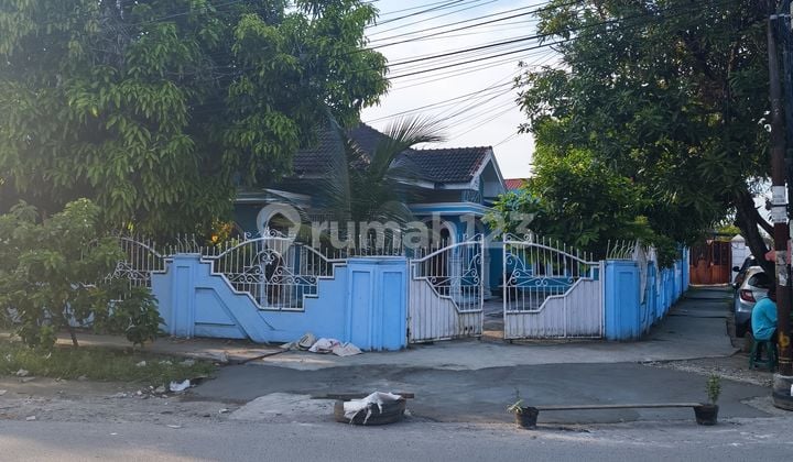 Rumah Hook Strategis Sangat Luas, Bagus dan Siap Huni di Medan
